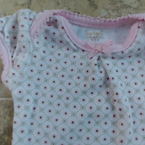 Set of 3 Carter's newborn one pieces - Picture 3 of 8